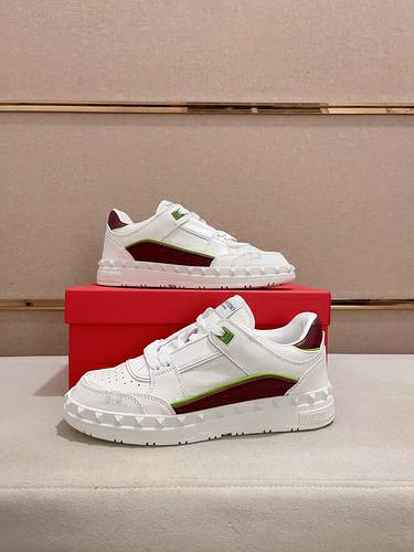 Picture of Valentino Shoes Men _SKUfw155934400fw